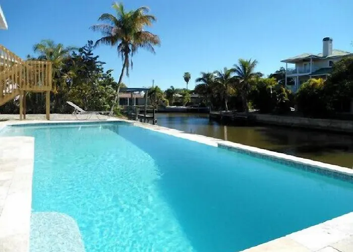 Island Villa With 33 Foot Infinity Pool, Dolphin Visits