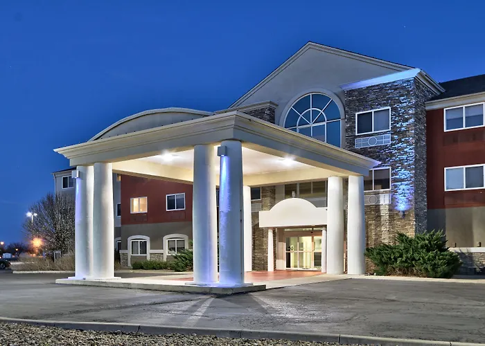 Holiday Inn Express & Suites Portales By Ihg