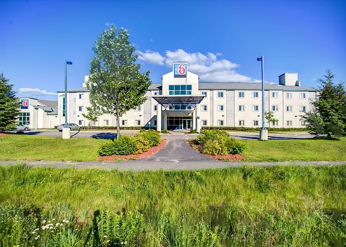 Motel 6-Huntsville, On