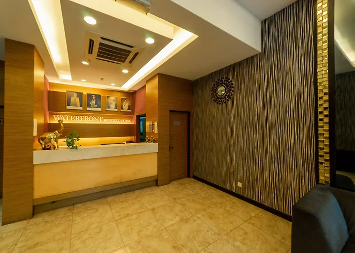 Waterfront Boutique Hotel