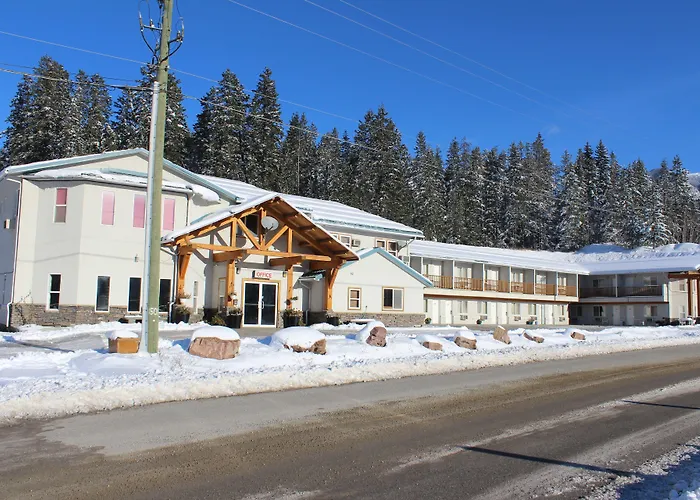 Golden Village Lodge