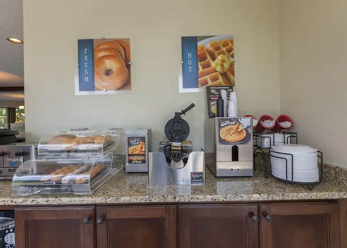 Twin Mountain Inn & Suites