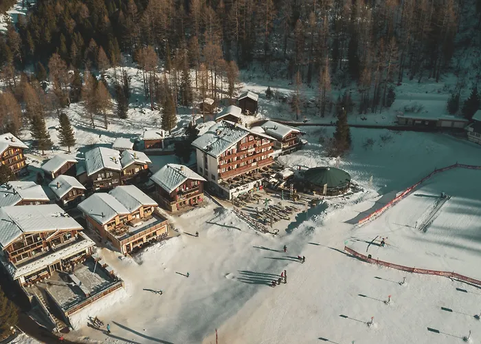 Hotel The Larix Ski-In Ski-Out