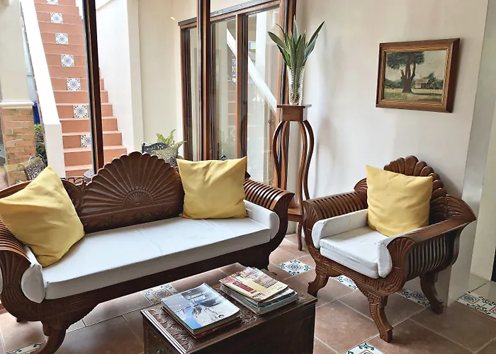 Casa Roces Bed & Breakfast Legazpi