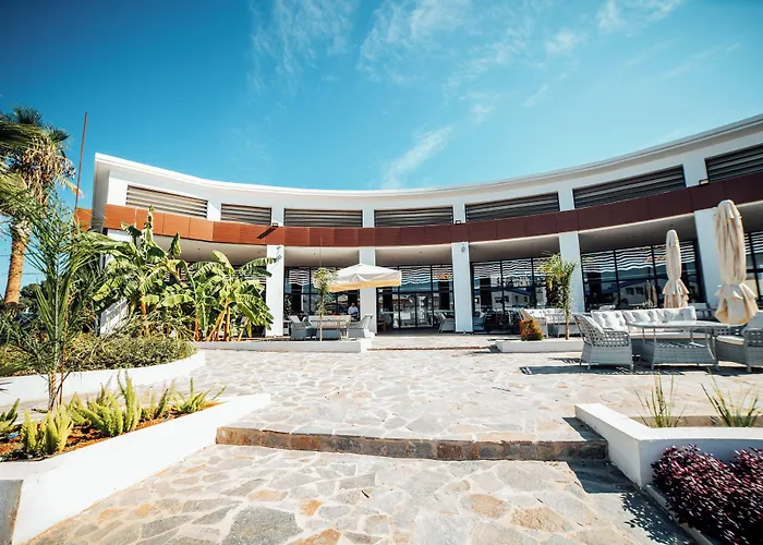 Ekor Elegance Hotel