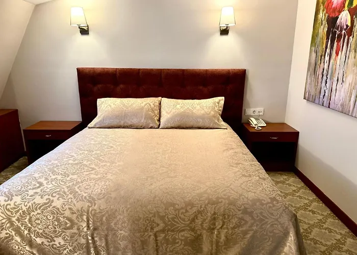 Golden Siyav Hotel