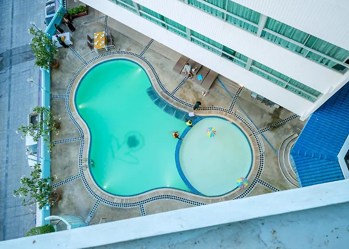 Viang Tak Riverside Hotel