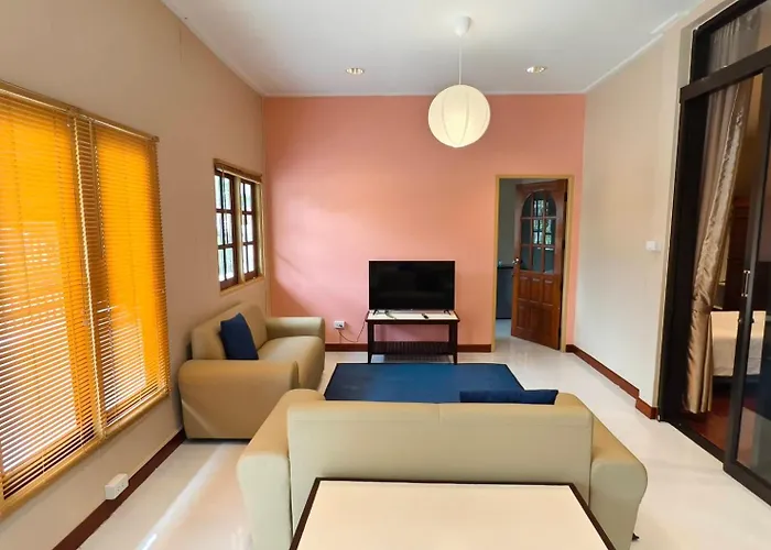 Suansin Garden Hotel โรงแรมสวนสินการ์เด้น