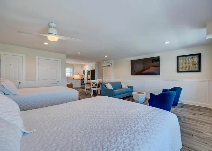 3005 Queen Suite, 3Rd Floor Surfside