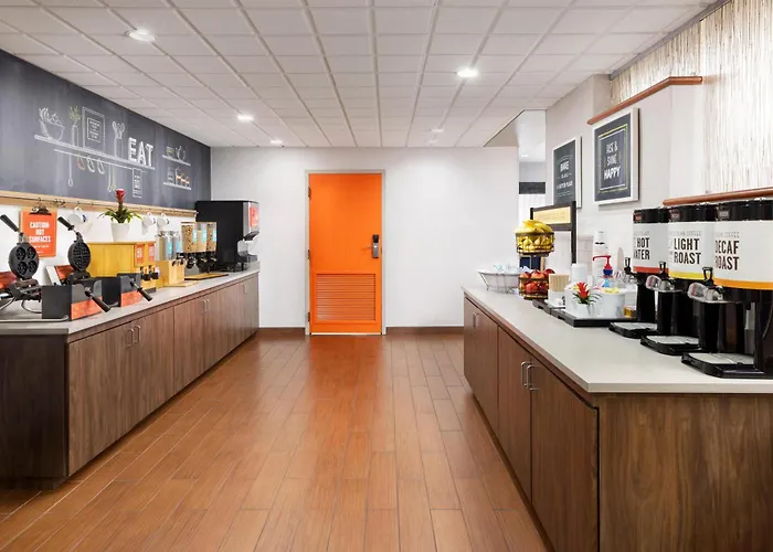 Hampton Inn Naples-Central