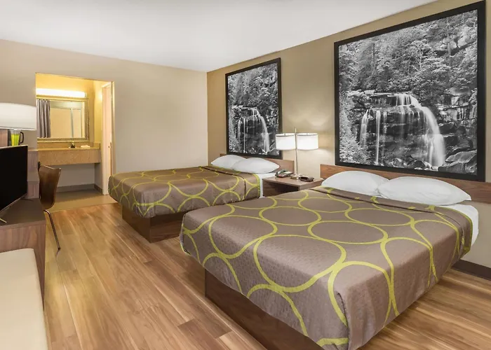 Super 8 By Wyndham Asheville Airport