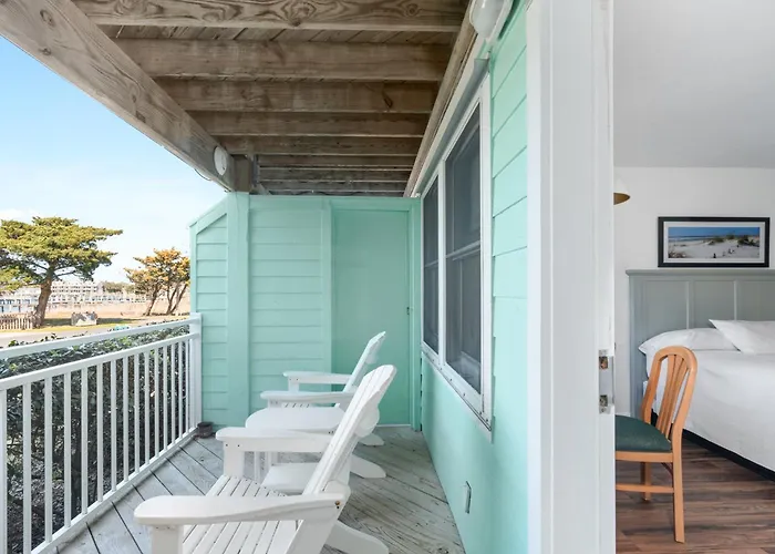 The Ocracoke Harbor Inn