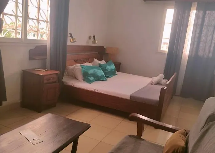Raoof Hotel