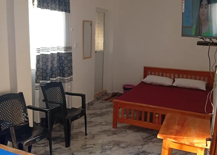Euro Asian Rooms & Restaurant