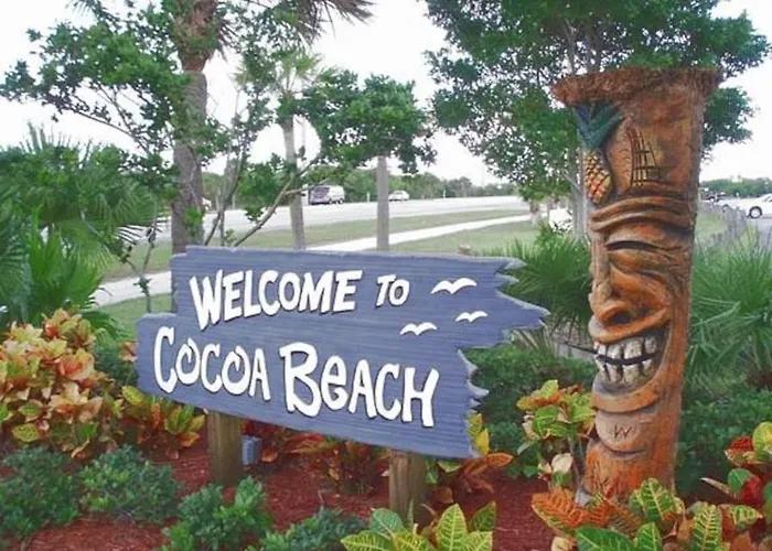 Tropical 2 Bedroom Villa Across Cocoa Beach 3