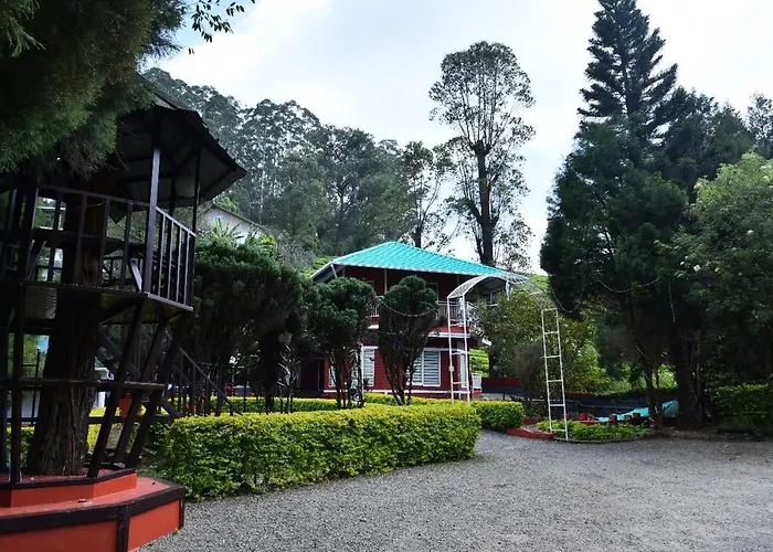 Golden Green Resort With Pool
