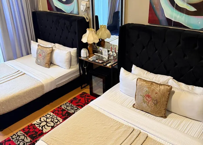 Ghazrins Garuda Hotel