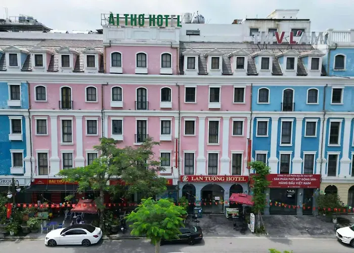 Bài Thơ Mountain Hotel