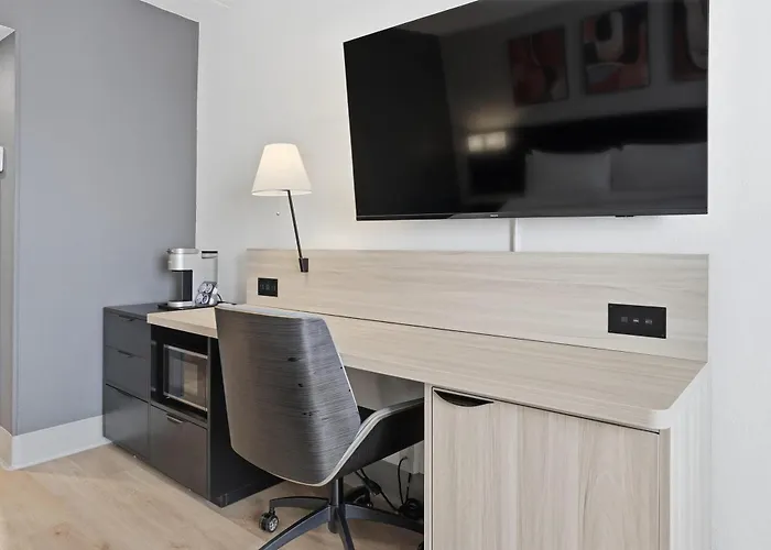 Seven Oaks Hotel Regina, Surestay Collection By Best Western