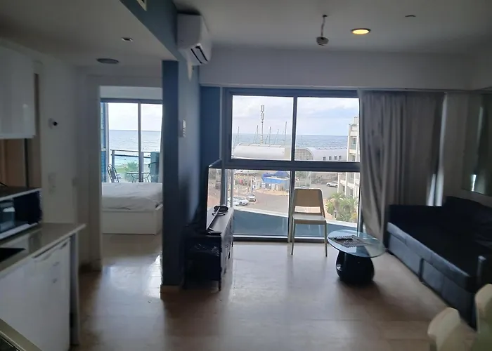 אוקיינוס במרינה מלון שני חדרי שינה