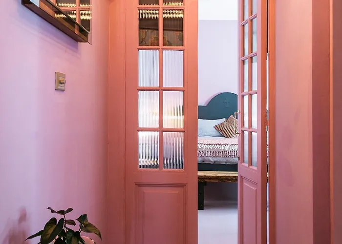 Hotel Lola