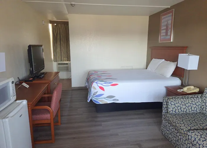 Canadiana Motel