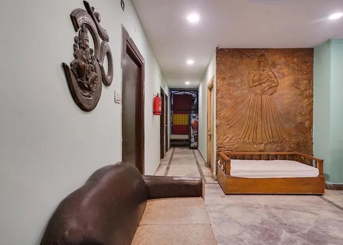 Hotel O Sree Simran Palace
