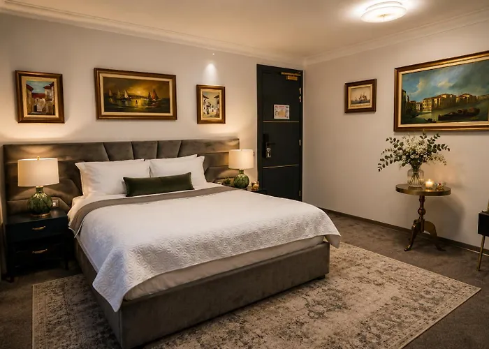 The Square Hotel