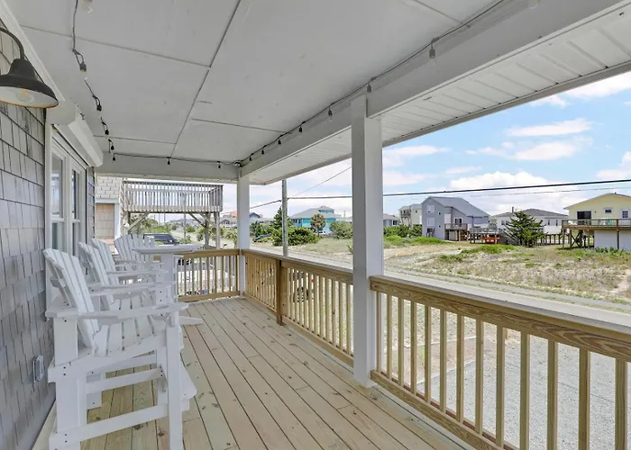 Charming 3 Bedroom House With Views Of The Ocean And The Sound