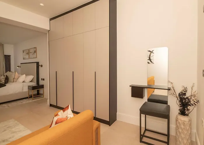 Moseley Luxury Stay
