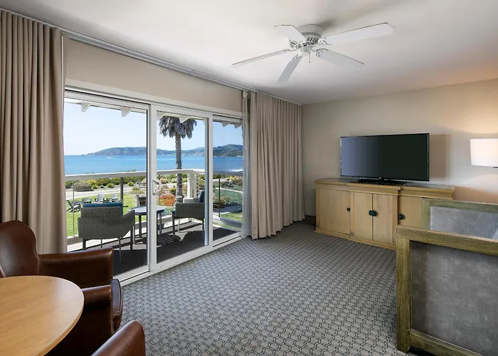 Spyglass Inn