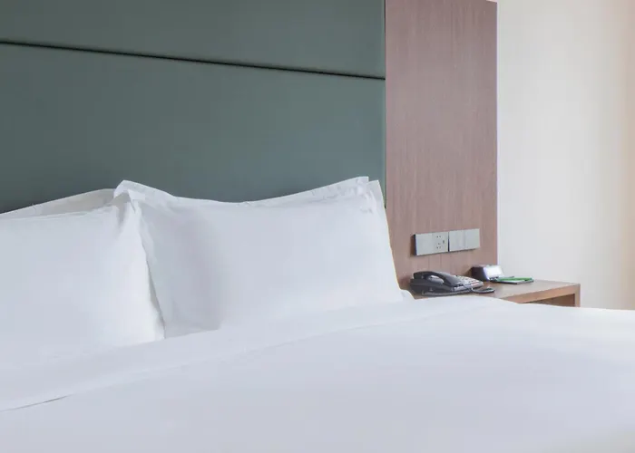 Holiday Inn Qingdao City Center By Ihg