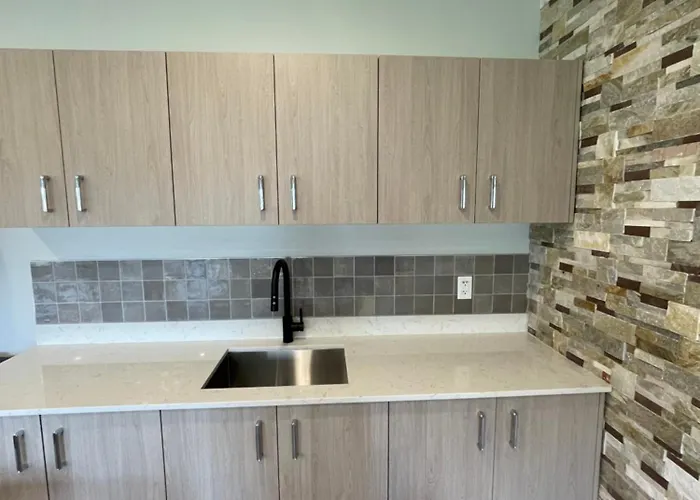 Home Inn & Suites Regina Airport