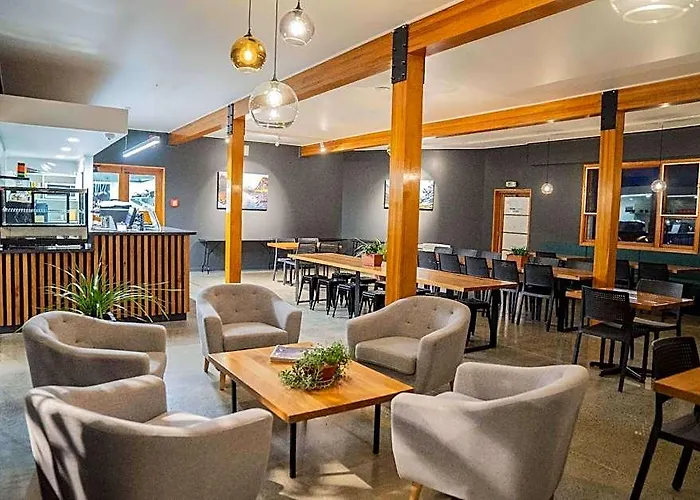 Fiordland National Park Lodge