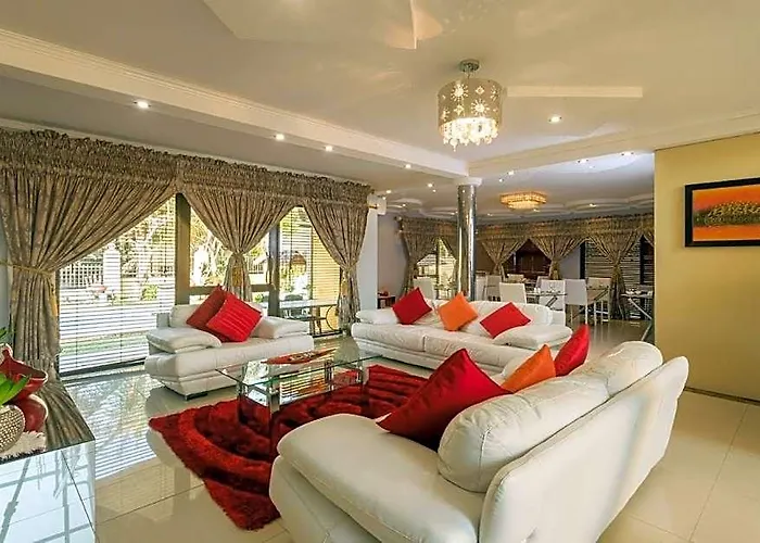 Ezulwini Guest House - Executive Double Room With Pool View, 2 Guests In Balito