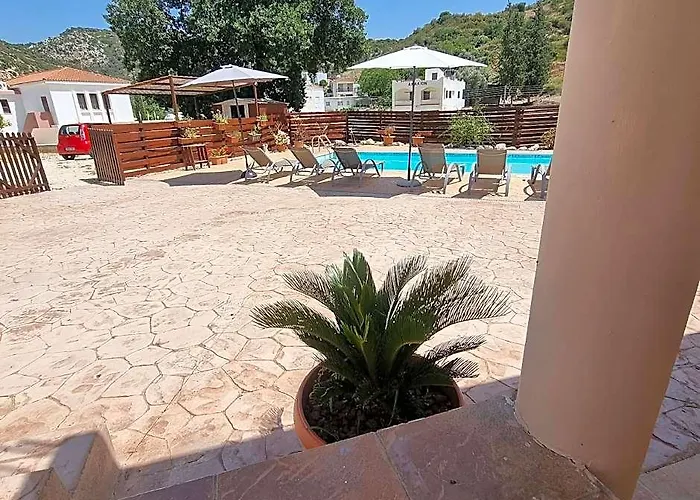 Potamos Guest House