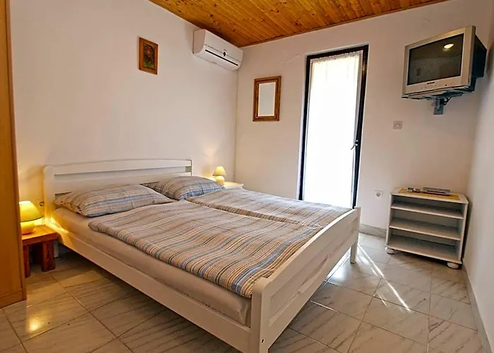 Apartment 929