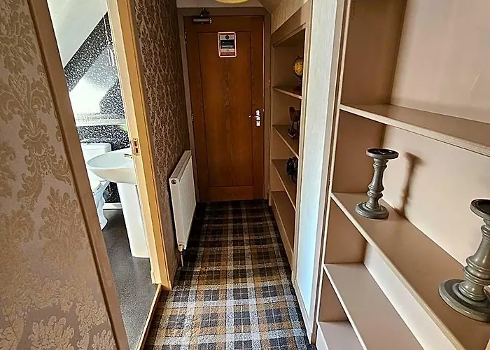 Commercial Hotel