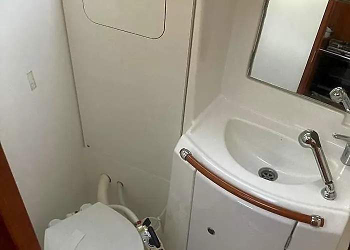 Le Voilier Dans La Baie Des Saintes