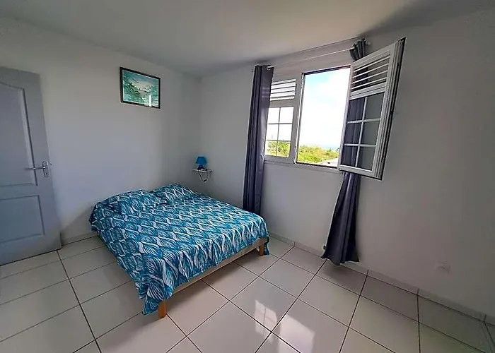 Bas De Villa Le Rocher Avec Vue Sur Mer