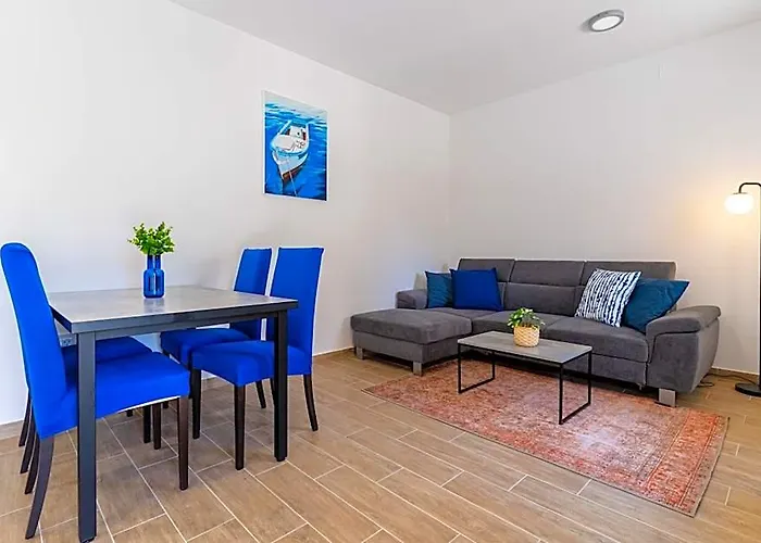 Apartment Blue Monstera