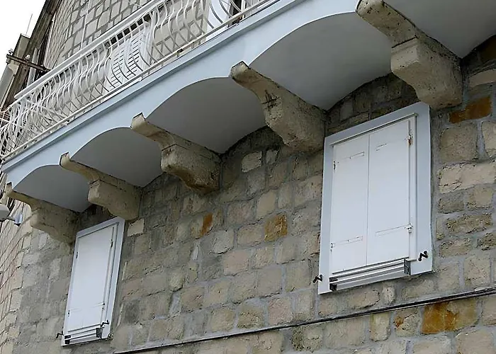 Komiza Provita Guesthouse