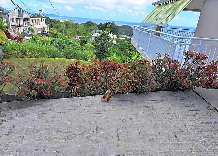 Bas De Villa Le Rocher Avec Vue Sur Mer