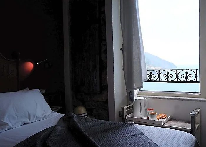 Maduneta 5 Terre Guesthouse