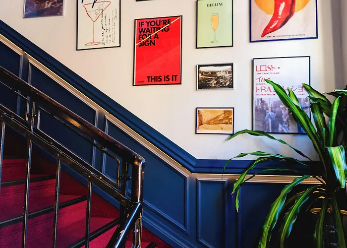 4Cardinal's Hotel Boutique