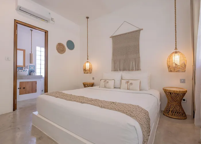 Seaesta Komodo Hotel & Hostel