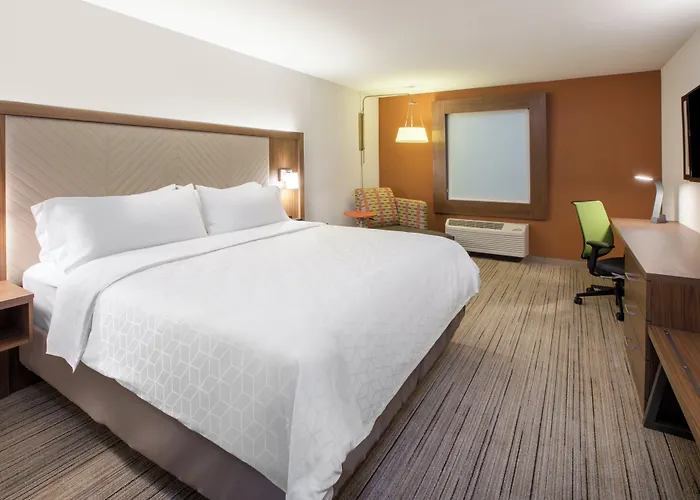 Holiday Inn Express & Suites - Jacksonville-Camp Lejeune Area By Ihg