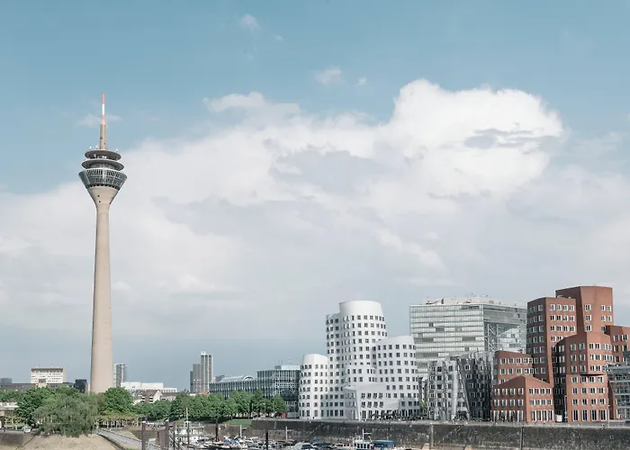 Holiday Inn Express Düsseldorf - Hauptbahnhof, an IHG Hotel