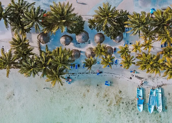 El Fuerte Beach Apartments