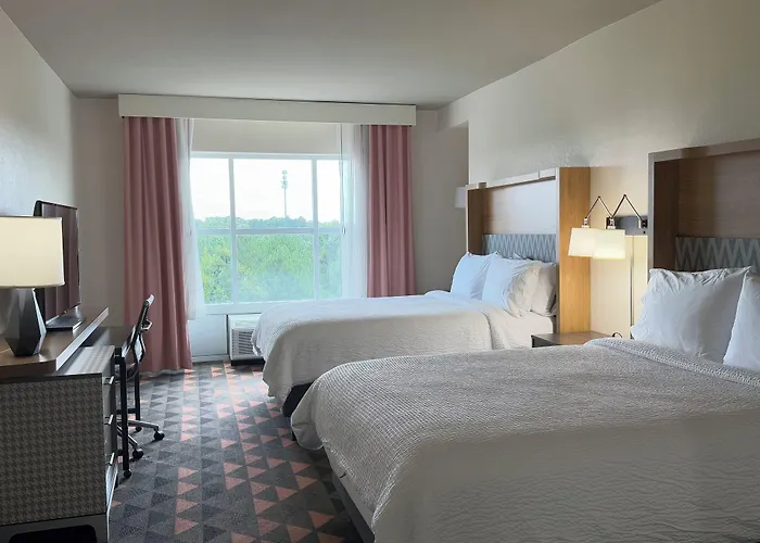 Holiday Inn & Suites - Fayetteville W-Fort Bragg Area By Ihg